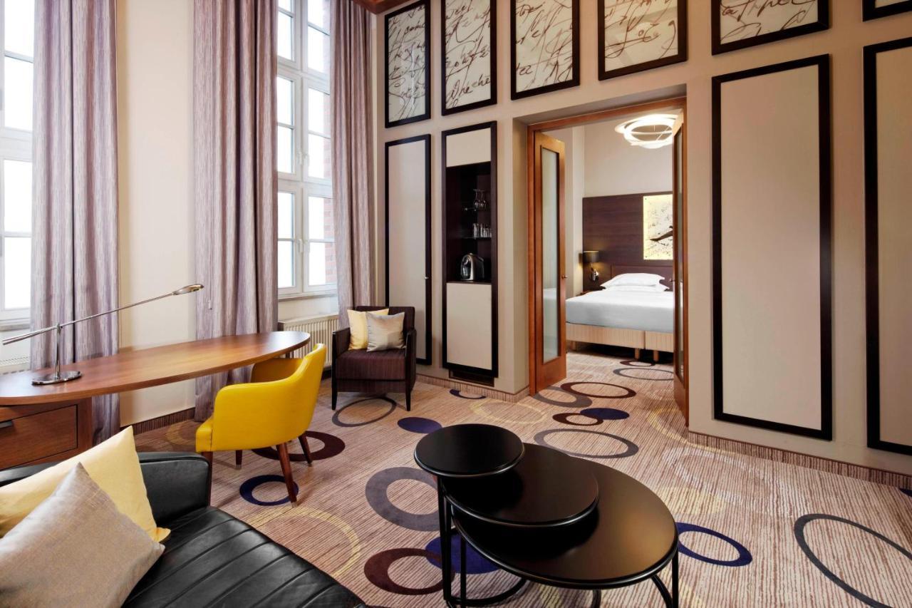Sheraton Pelikan Hotel 4*