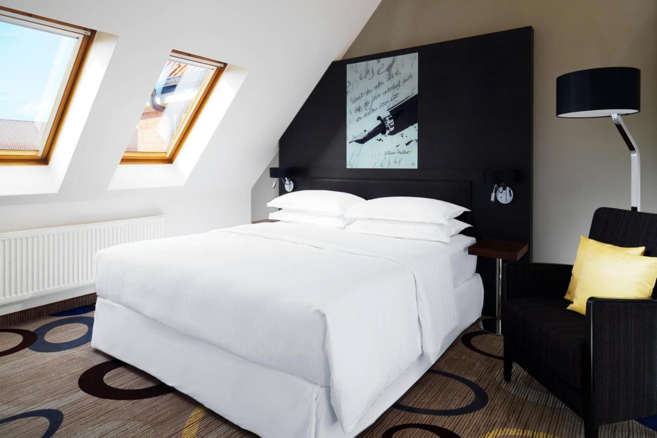 Sheraton Pelikan Hotel 4*