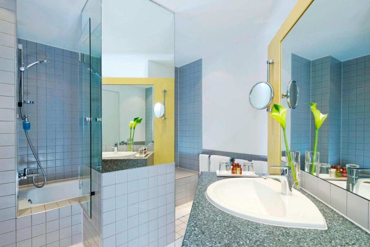 Sheraton Pelikan Hotel 4*